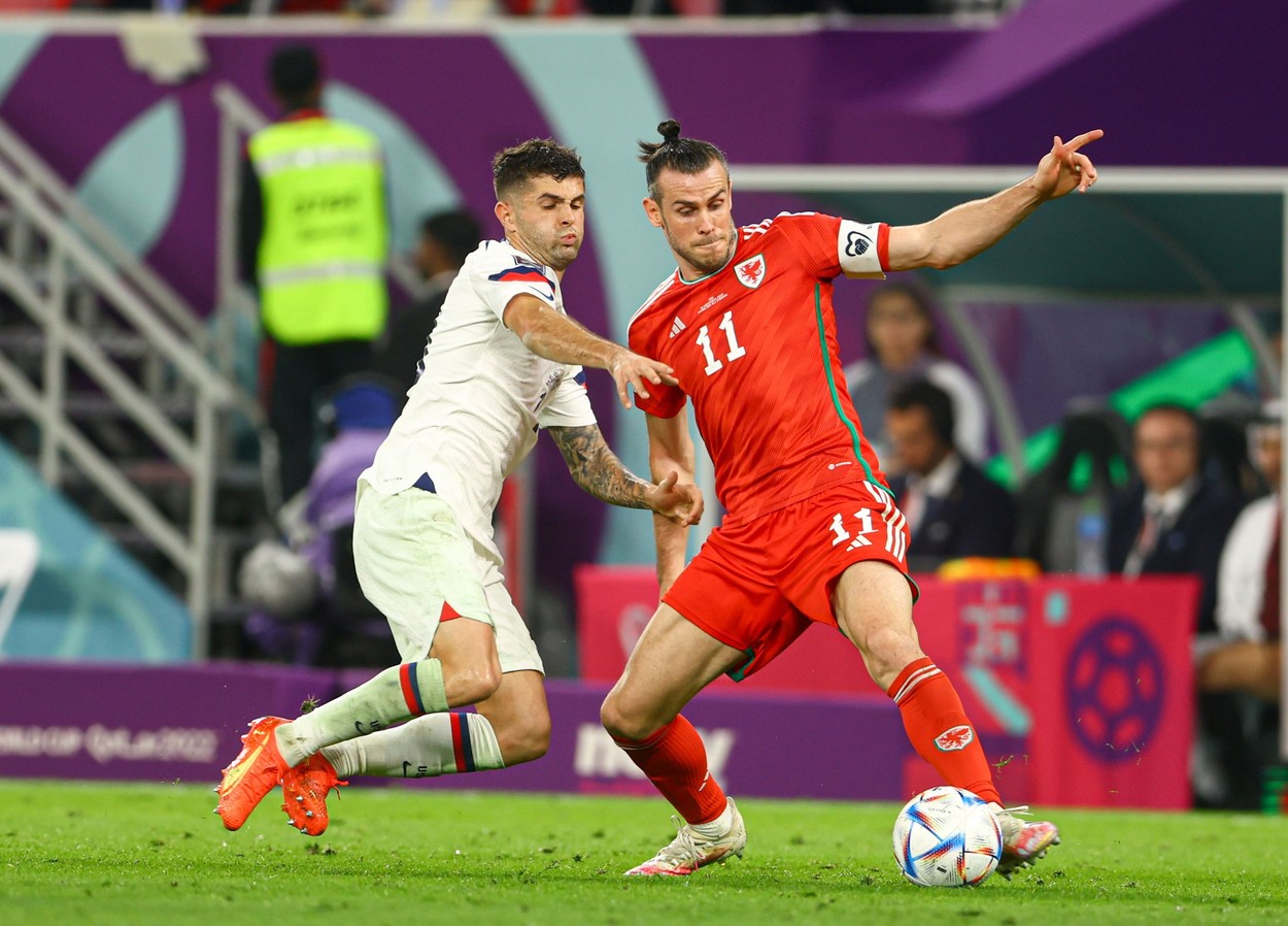 Gareth Bale, la balon în meciul SUA - Țara Galilor