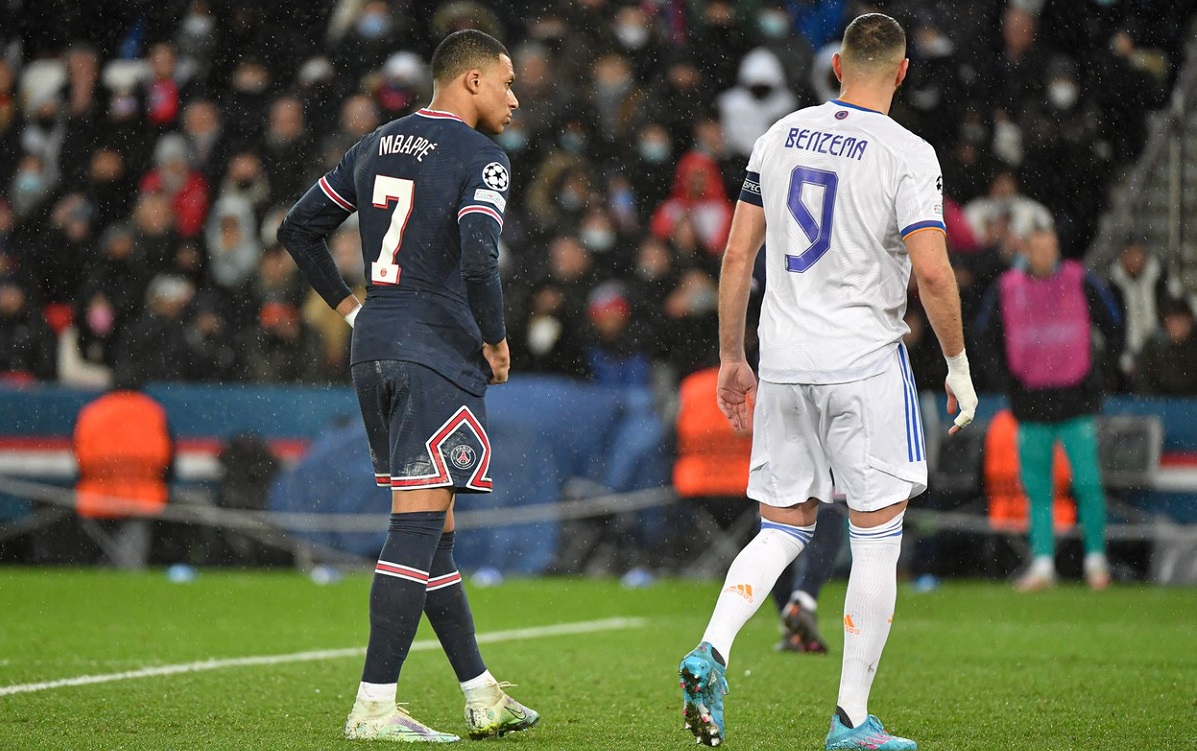 Kylian Mbappe şi Karim Benzema, în timpul unui meci