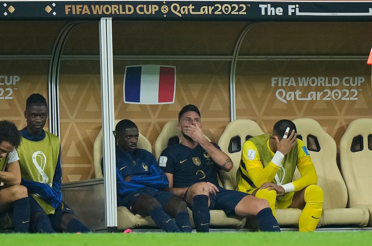 Olivier Giroud şi Ousmane Dembele au fost schimbaţi în prima repriză a finalei Cupei Mondiale