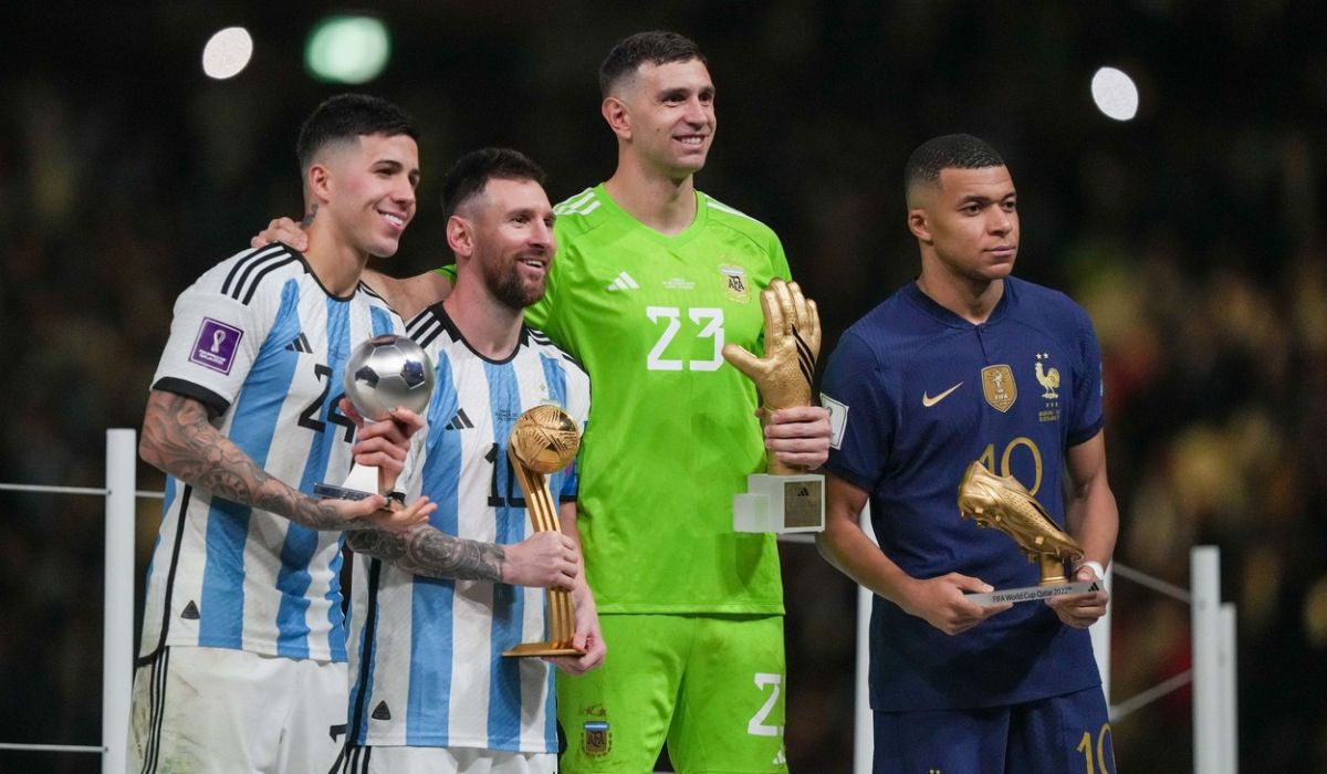 Francezii de la LEquipe au alcătuit primul 11” al celor mai buni fotbaliști din 2022! Un singur jucător de la campioana mondială Argentina prinde echipa