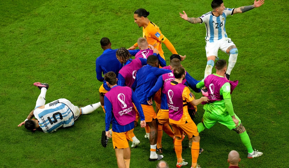 Jucătorii Olandei și Argentinei se încăierează la CM 2022
