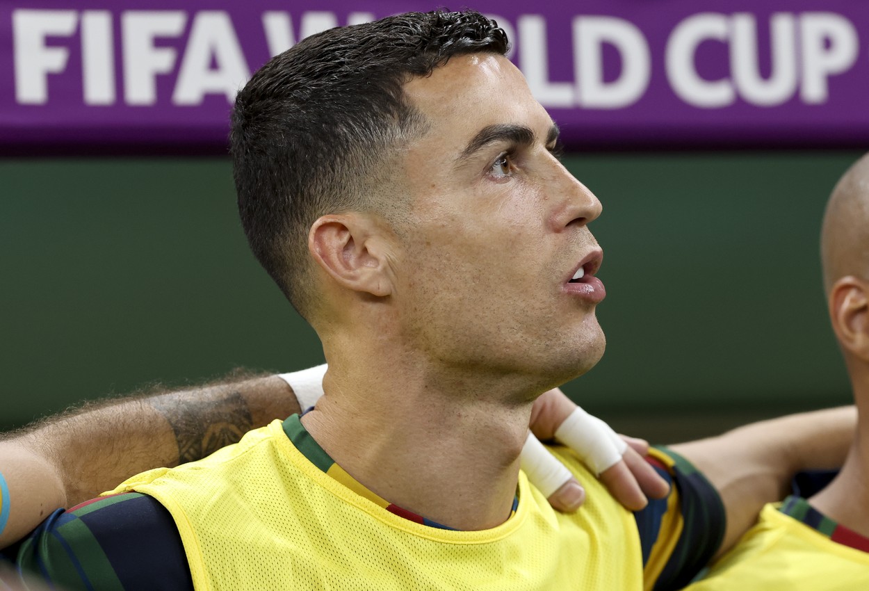 Cristiano Ronaldo, pe banca de rezerve în timpul unui meci disputat de Portugalia