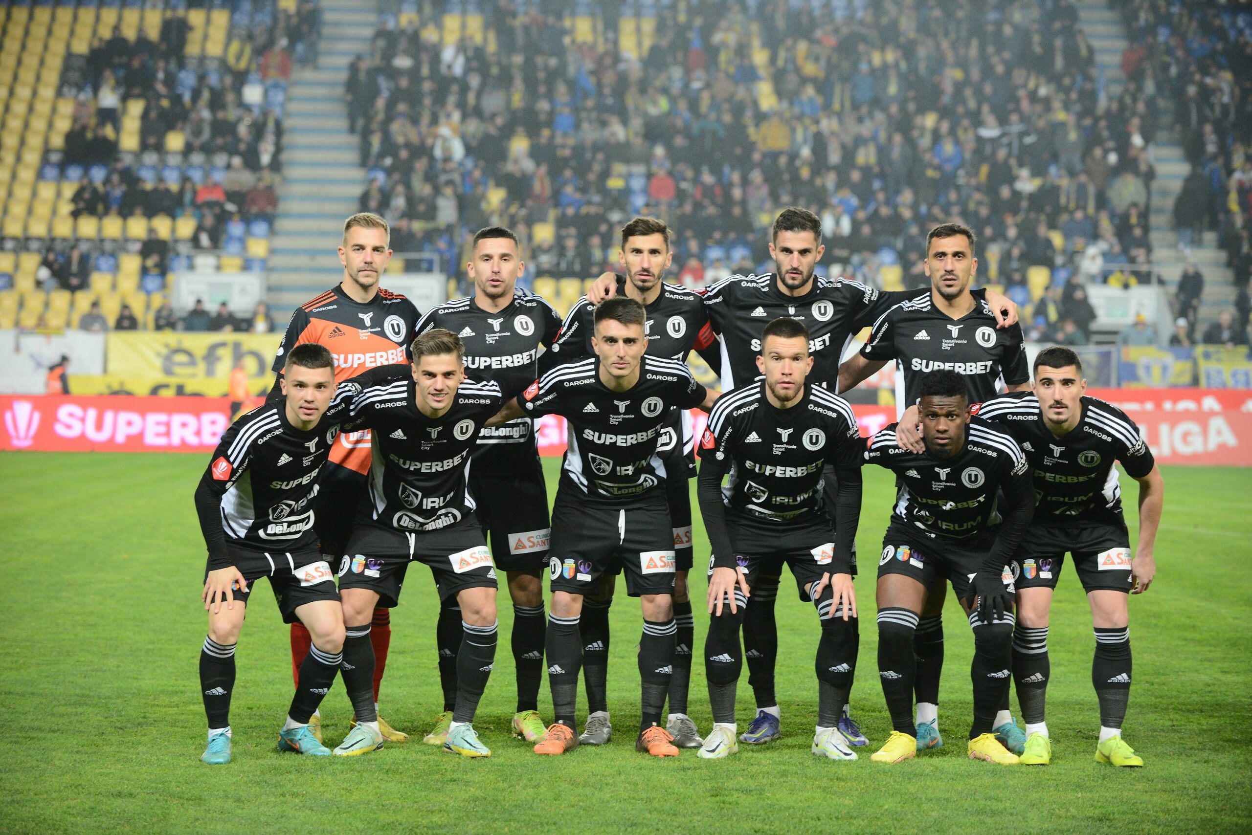 Jucătorii lui U Cluj, înaintea meciului cu Petrolul