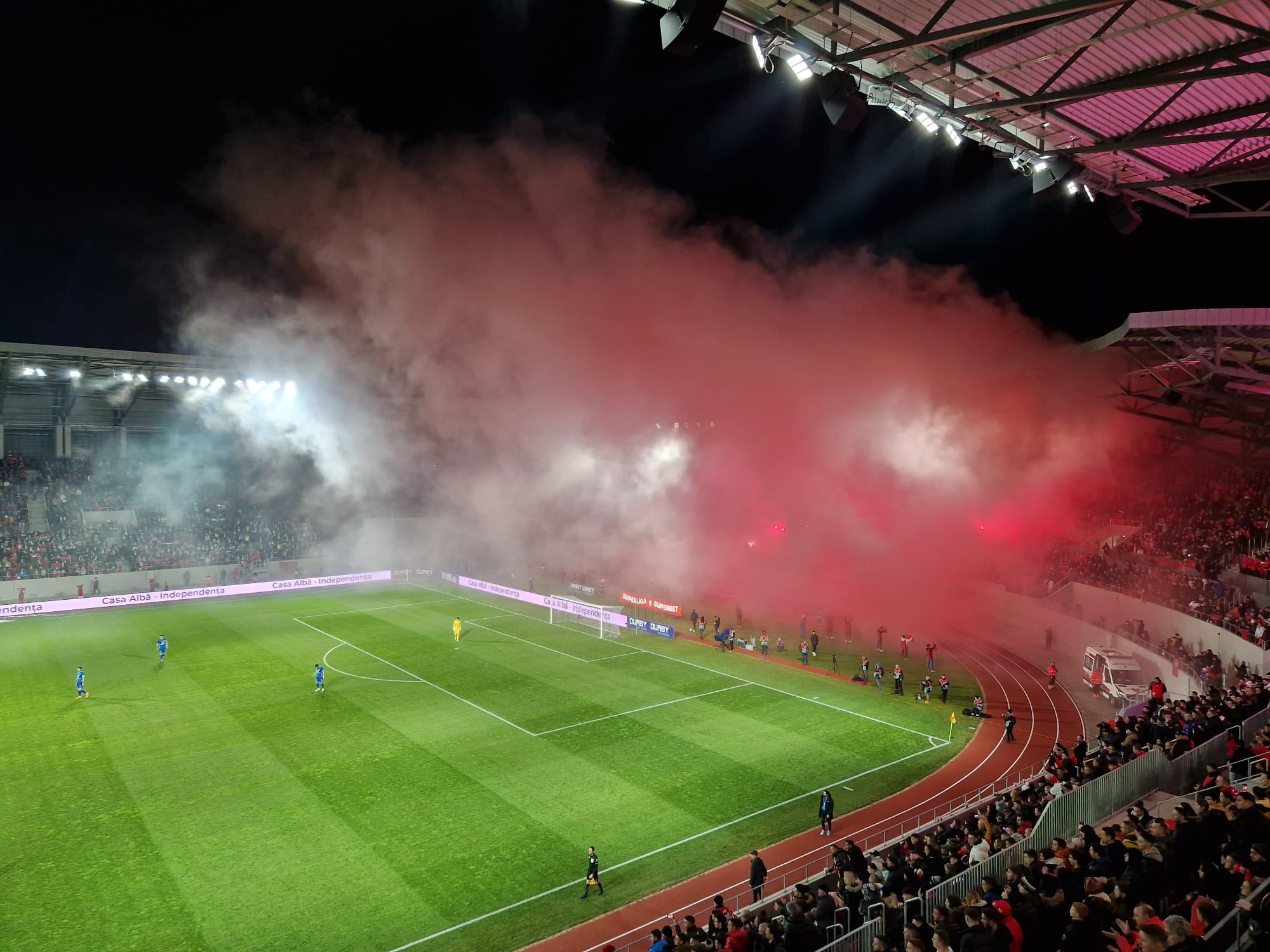 Atmosferă fabuloasă pe noul stadion din Sibiu, la meciul FC Hermannstadt – Farul! Coregrafie superbă pregătită de fani