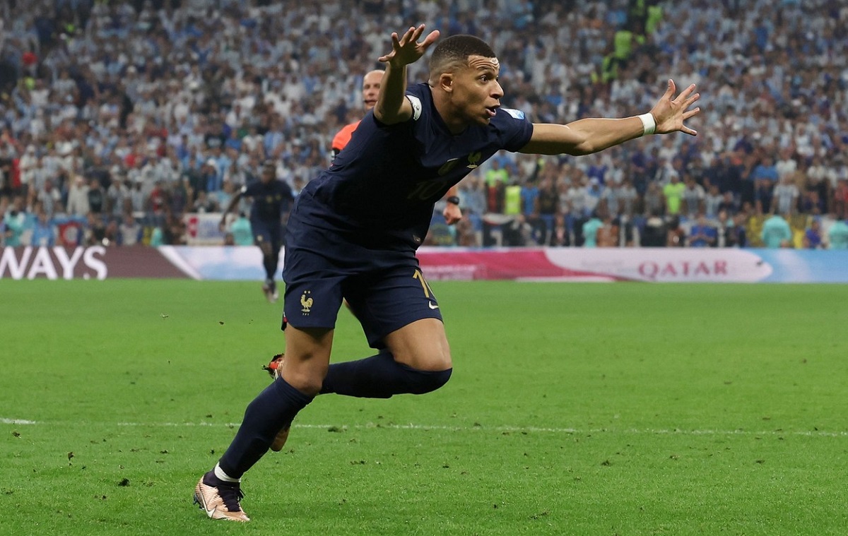 Football - 2022 FIFA World Cup Qatar - Final - Argentina vs France - Lusail Stadium - Sunday 18th December 2022 Kylian Mbappé of France celebrates after scoring to make it 2-2 Credit: COLORSPORT
Argentina v France, FIFA World Cup 2022, Final, Football, Lusail Stadium, Al Daayen, Qatar - 18 Dec 2022,Image: 745390206, License: Rights-managed, Restrictions: Editorial Use Only, Model Release: no