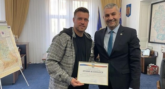 Mihai Pintilii a primit o diplomă de excelenţă! „Performanța făcută la cel mai înalt nivel implică anduranță, devotament și efort”
