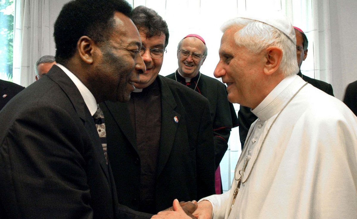Papa Benedict al XVI-lea și Pele s-au întâlnit în 2005
