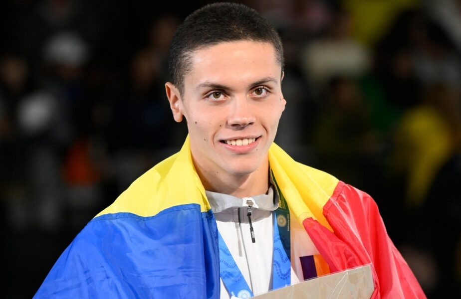 David Popovici a revenit în România, după ce a cucerit argintul la Campionatele Mondiale în bazin scurt: „Mi-am întrecut cu foarte mult aşteptările!
