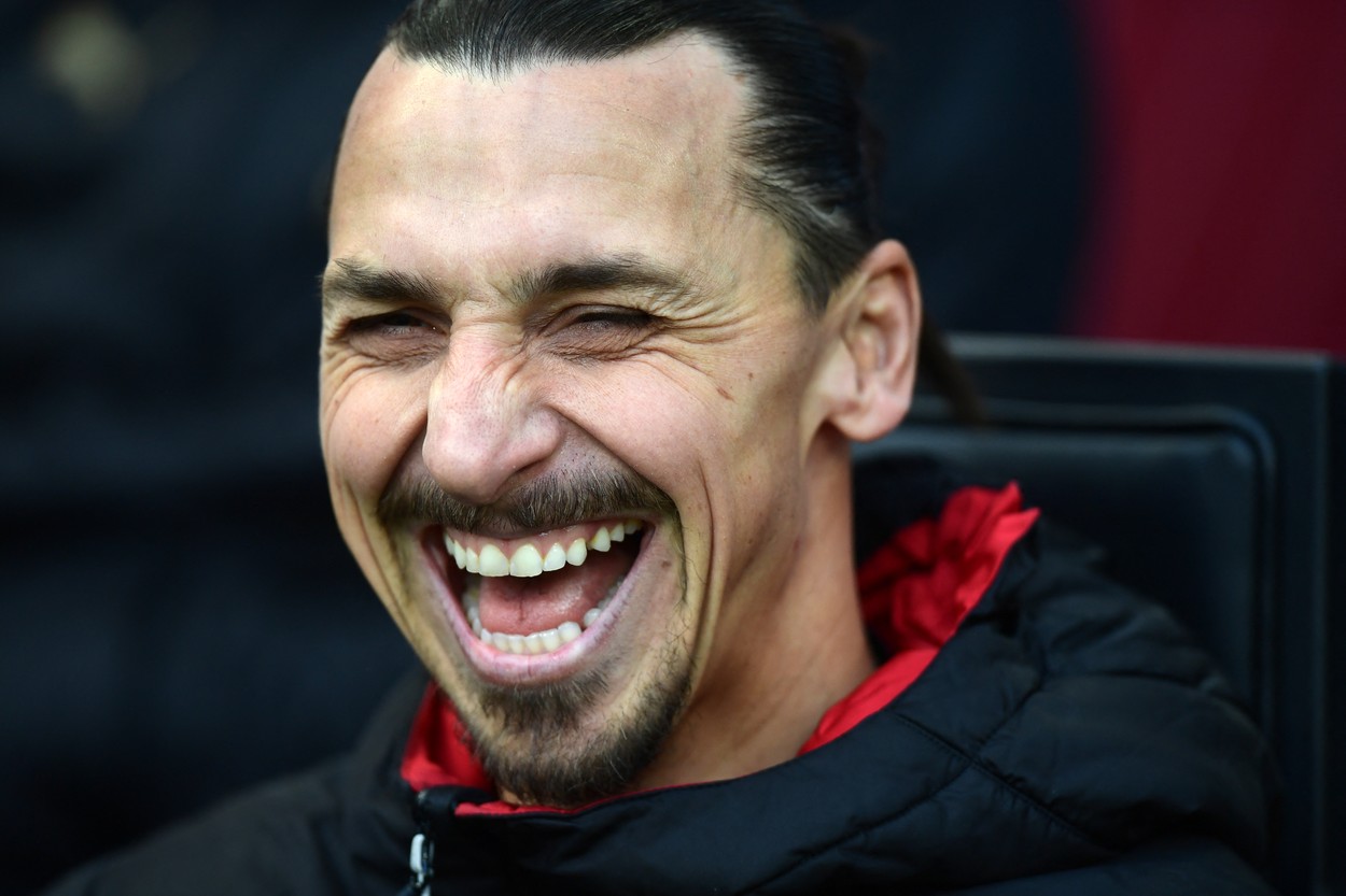 Zlatan Ibranimovic râde pe banca lui AC Milan