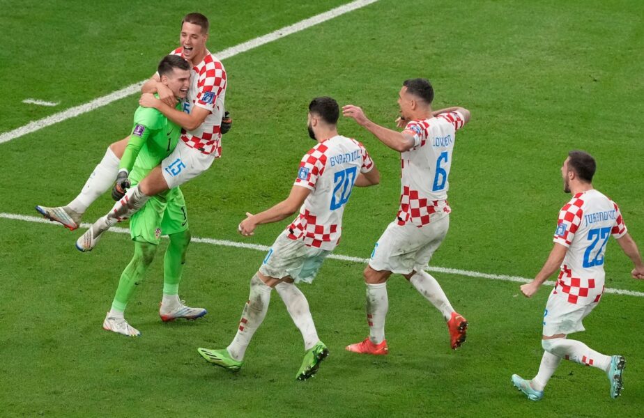 CM 2022 | Dominik Livakovic, erou național! A apărat 3 penalty-uri contra Japoniei și a calificat Croația în sferturile Campionatului Mondial