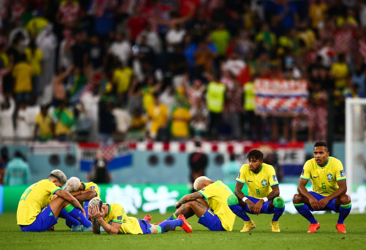 Jucătorii Braziliei, la pământ după eliminarea de la Cupa Mondială