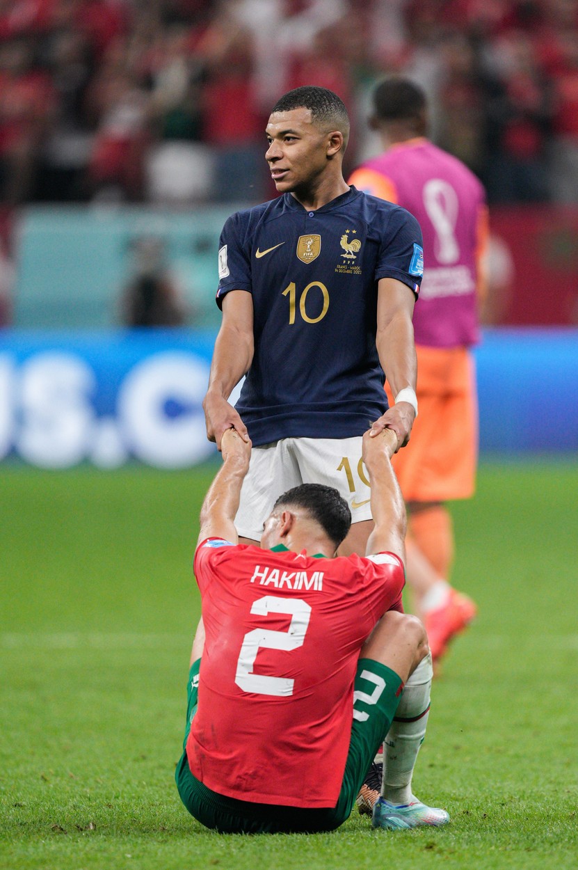 Kylian Mbappe şi Achraf Hakimi, după Franţa - Maroc