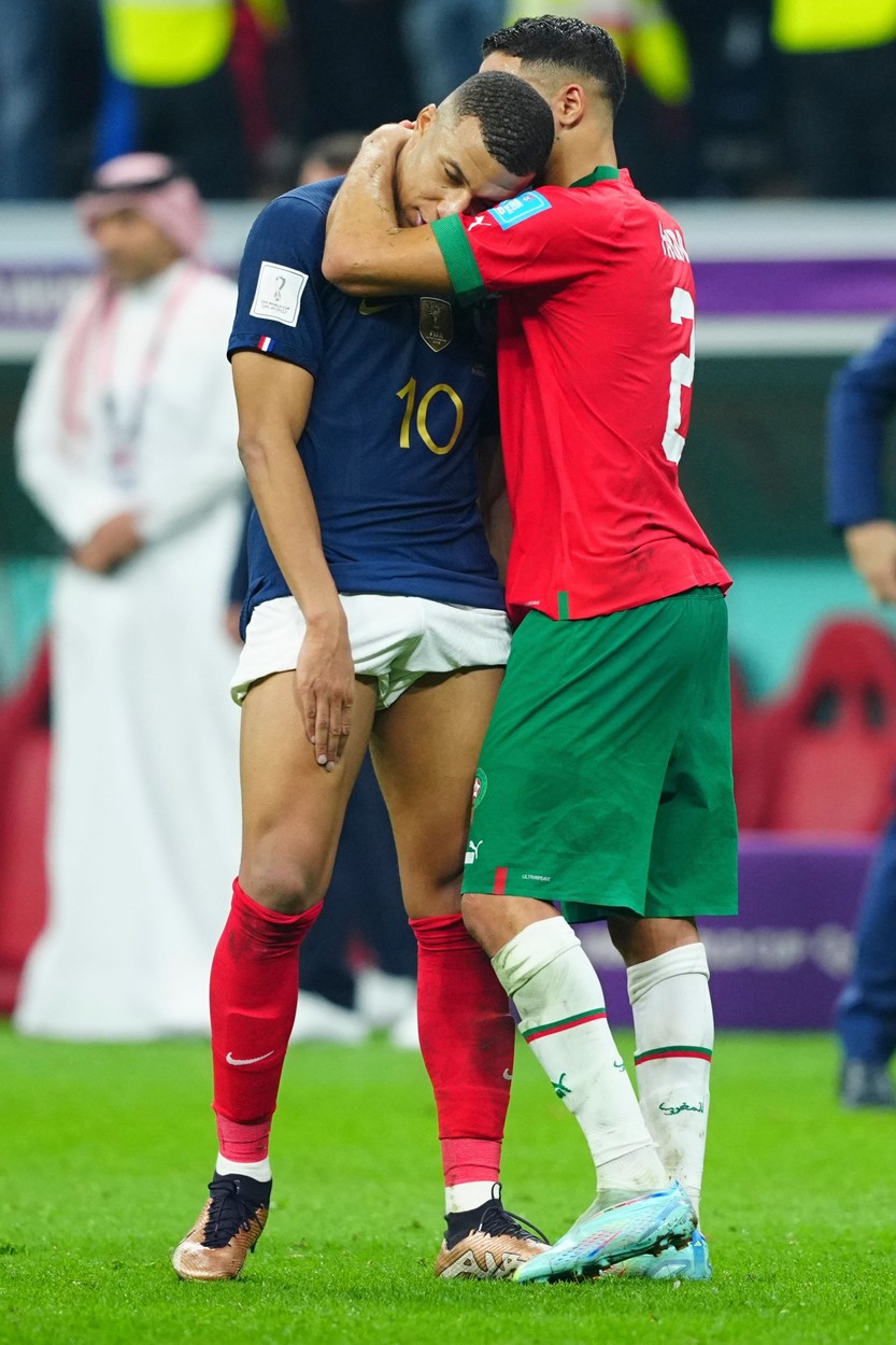 Kylian Mbappe şi Achraf Hakimi, după Franţa - Maroc