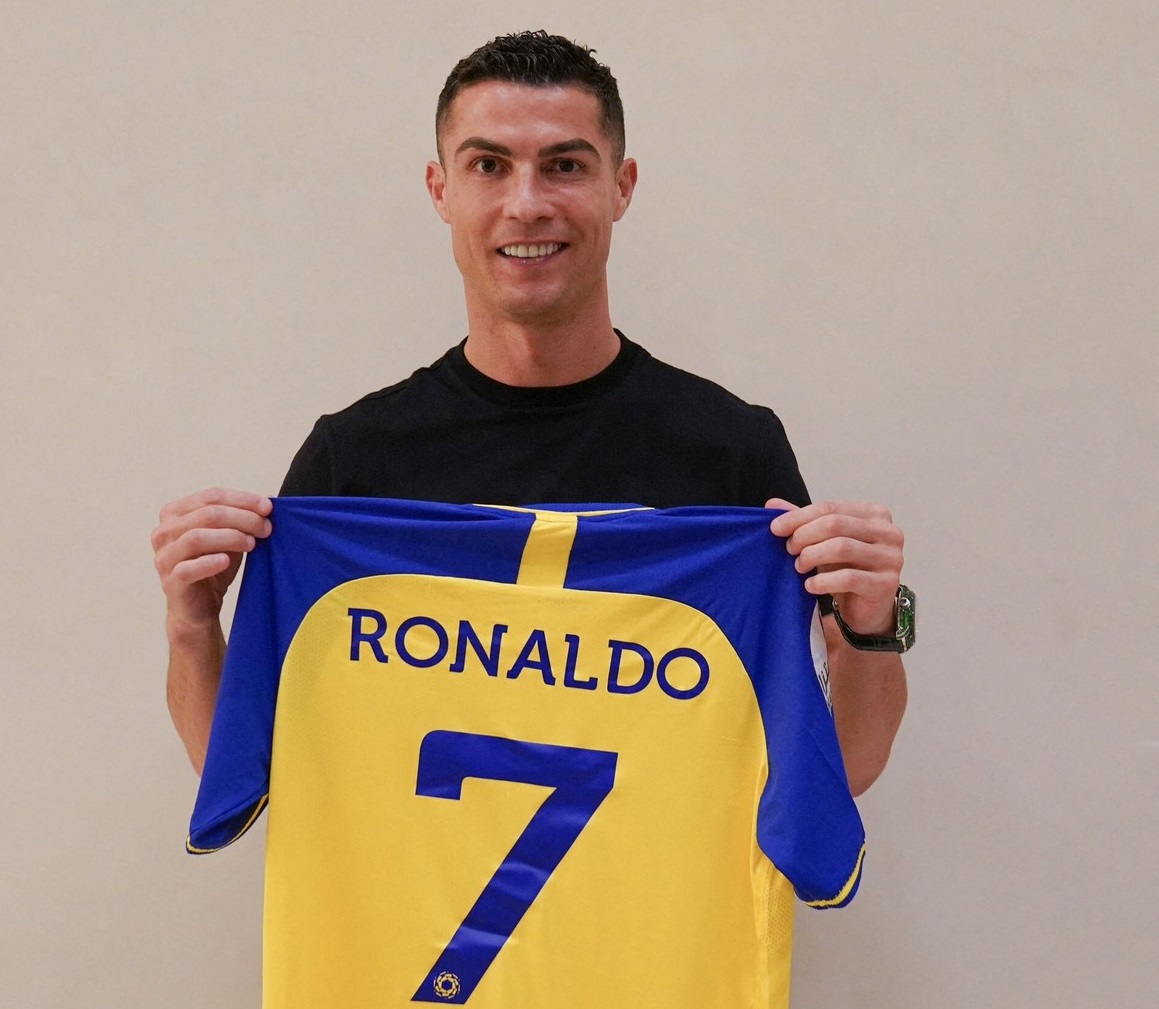 Prima reacţie a lui Cristiano Ronaldo, după ce a semnat contractul colosal cu Al-Nassr: „Sunt încântat de noua experienţă! Promisiunea făcută