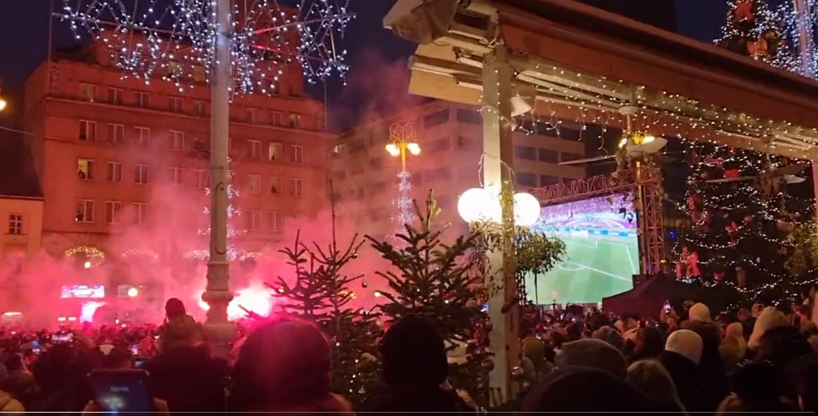 A început petrecerea la Zagreb! Imagini incendiare cu bucuria suporterilor croați, după victoria în fața Marocului | VIDEO