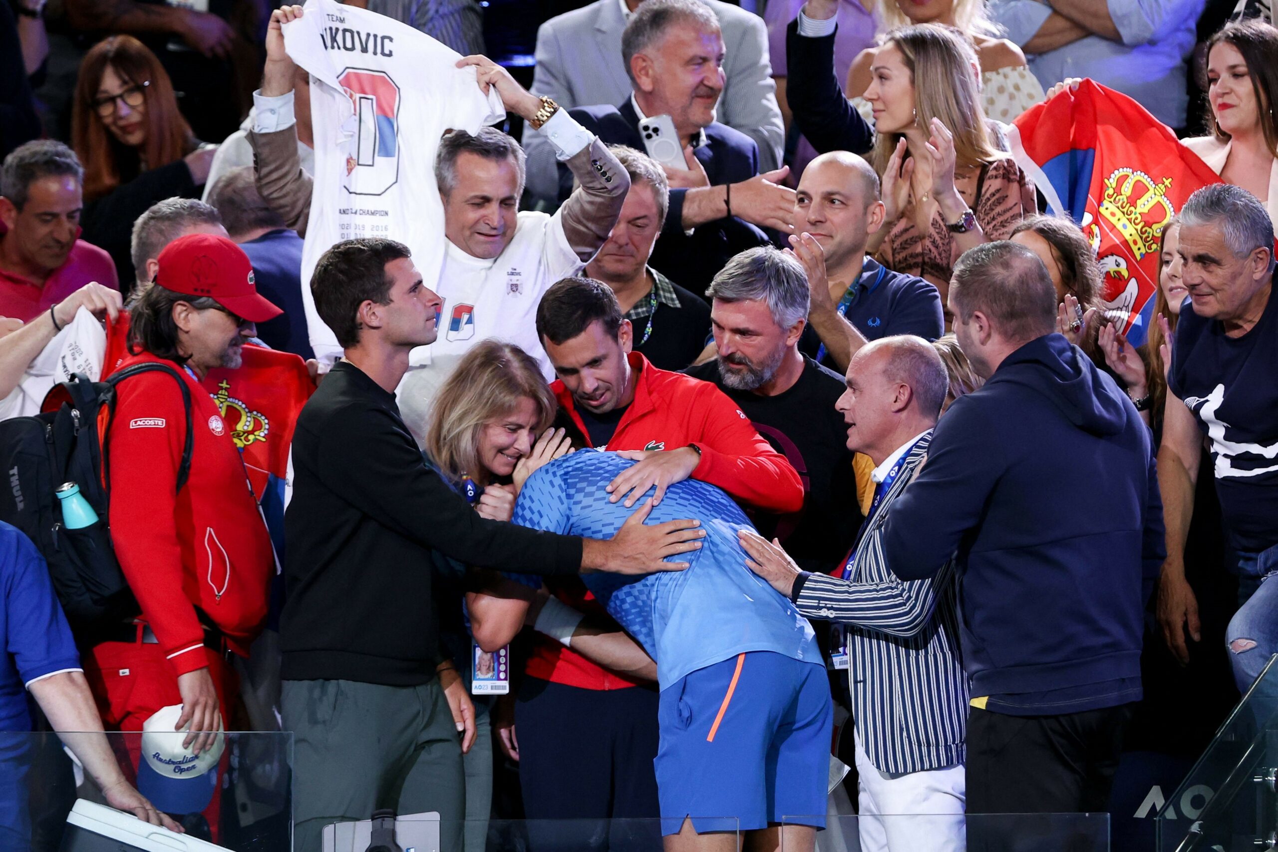 Djokovic, acuzat că a jucat teatru ieftin: 