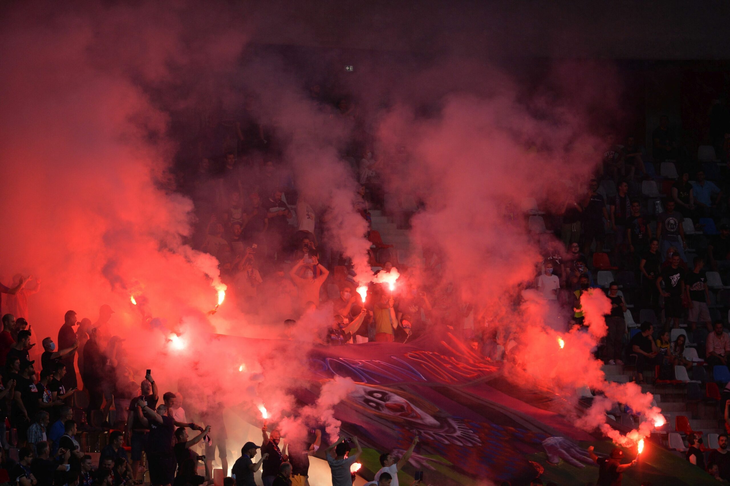 Ultrașii CSA Steaua, în timpul unui meci
