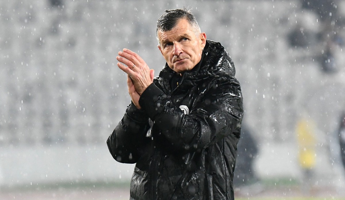 Ioan Ovidiu Sabău, în timpul unui meci al celor de la U Cluj