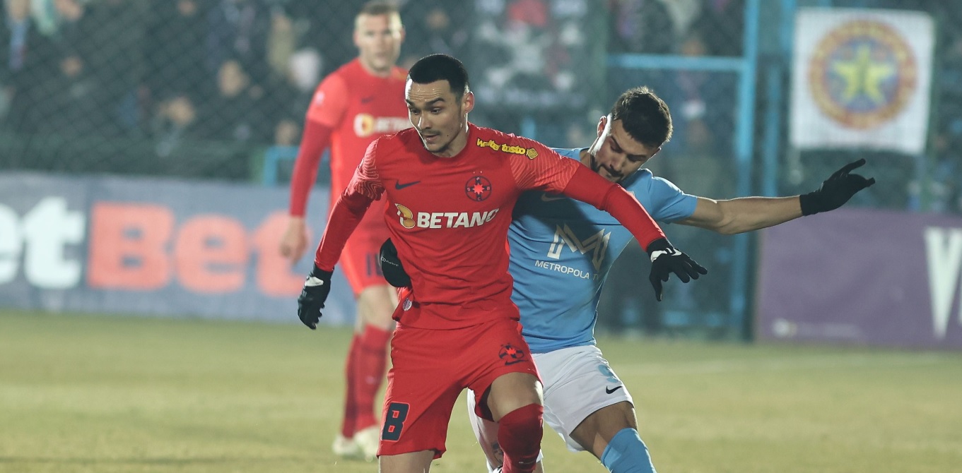 Adrian Şut, lăudat de Basarab Panduru după evoluţiile de la FCSB din acest sezon: „Îşi vede de poziţie, nu-l fură jocul să apară prin careul advers