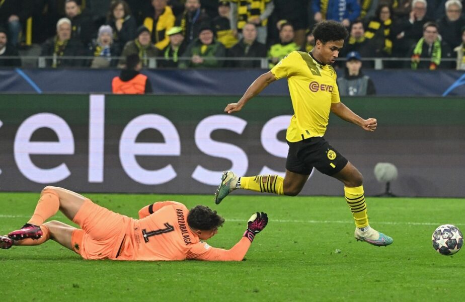 Karim Adeyemi a marcat golul „optimilor” Champions League! Jucătorul cu origini româneşti l-a ridiculizat pe Enzo Fernandez, în Borussia Dortmund – Chelsea 1-0