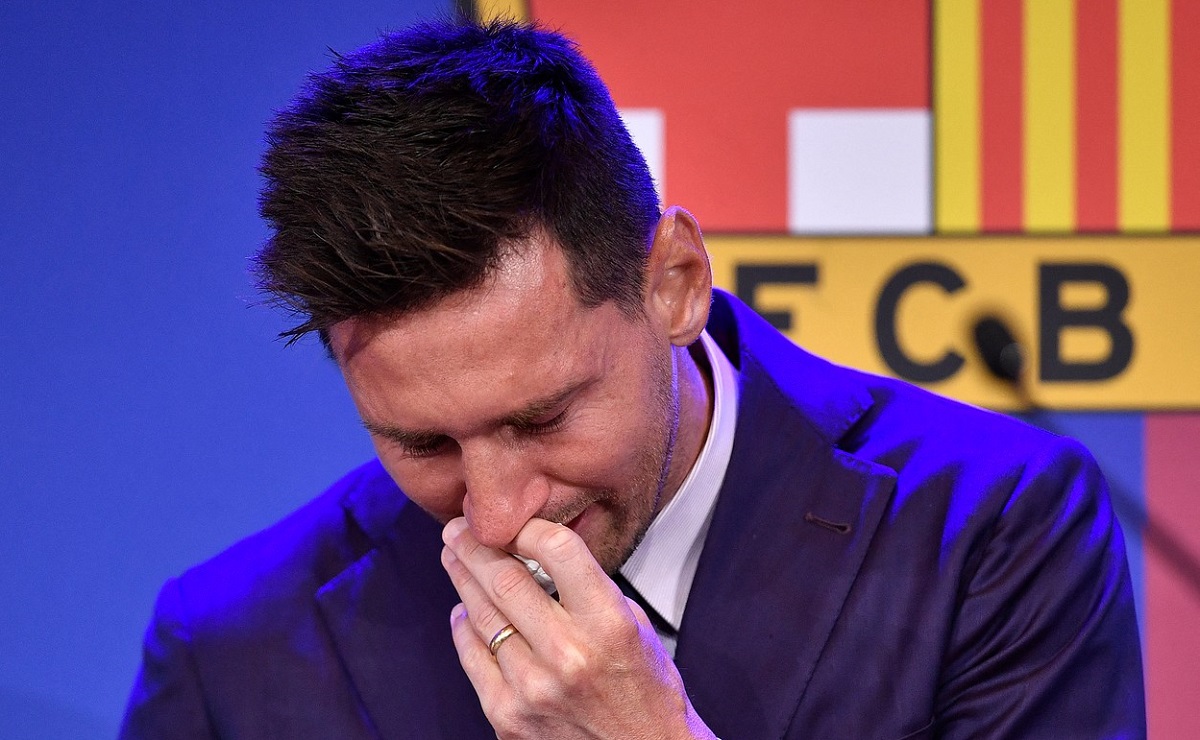 Lionel Messi s-a despărţit cu ochii în lacrimi de Barcelona