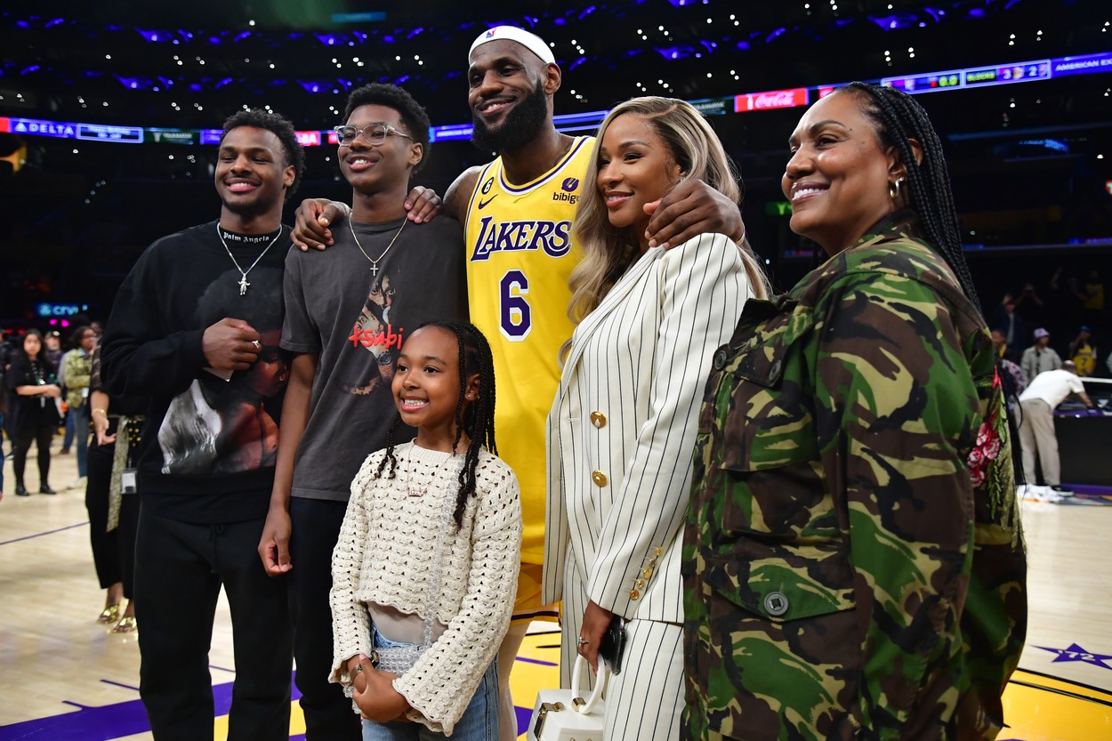 Feb 7, 2023; Los Angeles, California, USA; Los Angeles Lakers forward LeBron James (6) poses for photos with his sons Bronny and Bryce Maximus, daughter Zhuri, wife Savannah and mother Gloria after the game against the Oklahoma City Thunder at Crypto.com Arena.,Image: 754754130, License: Rights-managed, Restrictions: , Model Release: no