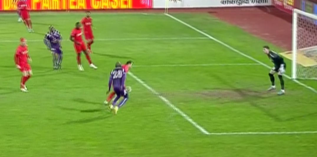 Risto Radunovic, gafă uriașă în FC Argeș – FCSB! Fundașul a dat pe lângă minge, iar piteștenii au marcat