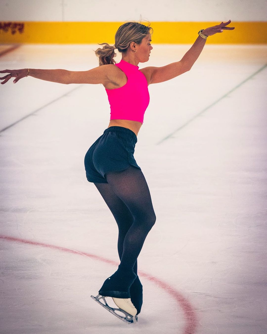 Loena Hendrickx încântă pe gheaţă! E pregătită pentru Campionatele Mondiale de Patinaj