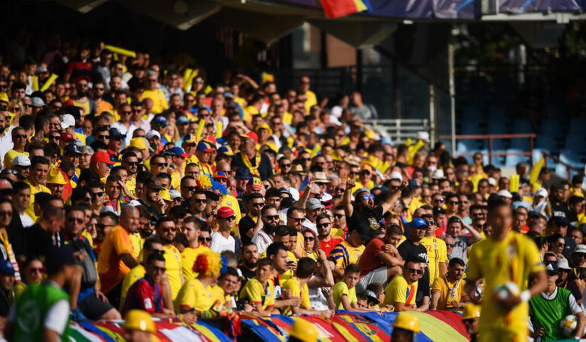 UEFA a deschis procedură disciplinară după scandalul provocat de fanii români în meciul cu Andorra