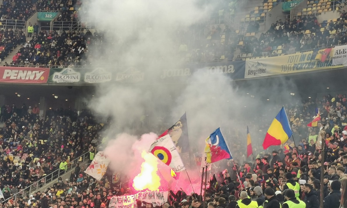 România riscă să joace din nou cu porțile închise! Torțe și scandări xenofobe la meciul cu Belarus