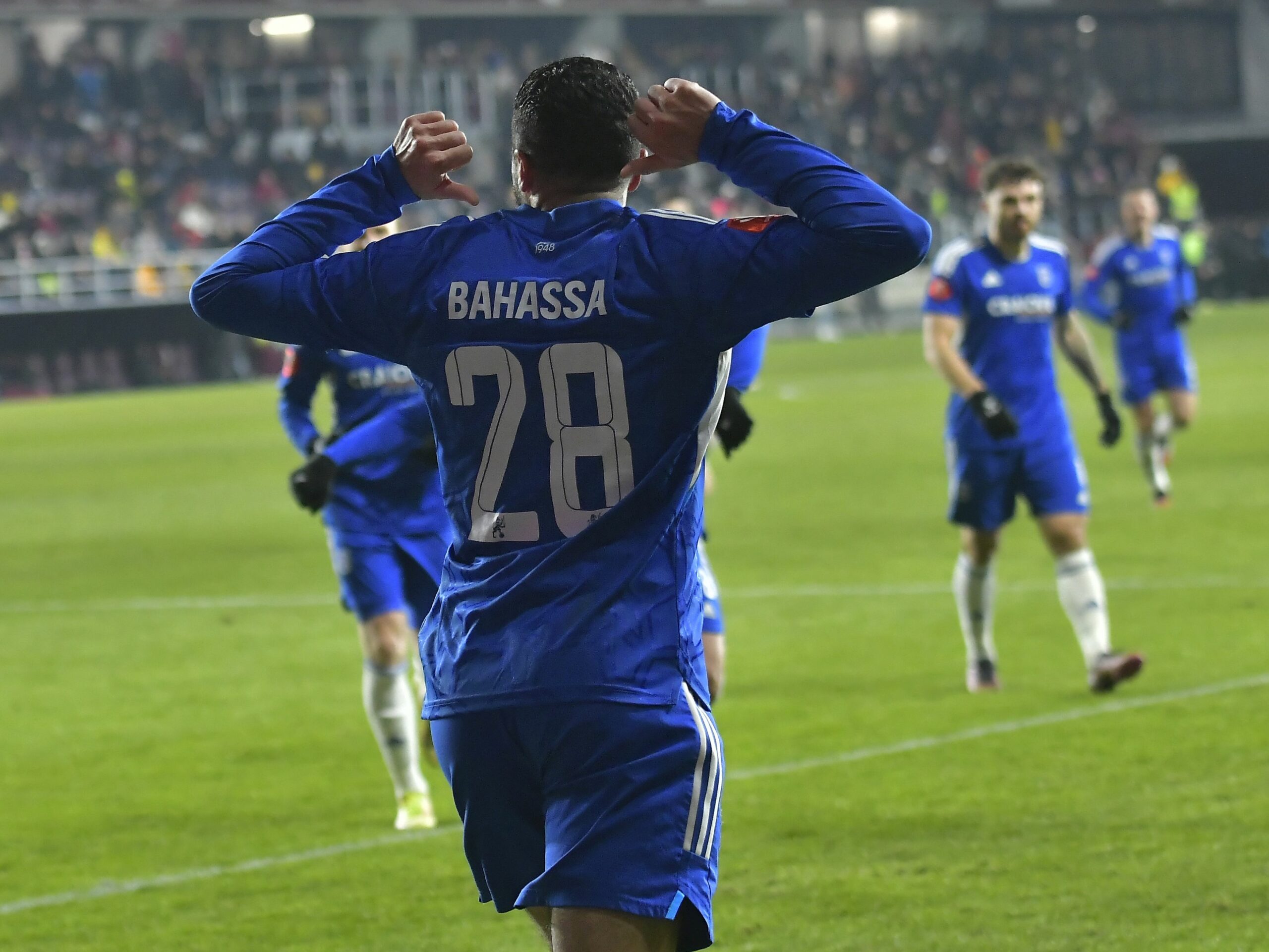 Yassine Bahassa, un car de nervi după Sepsi – FC U Craiova 4-0! A intrat în vestiarul covăsnenilor și a început să înjure