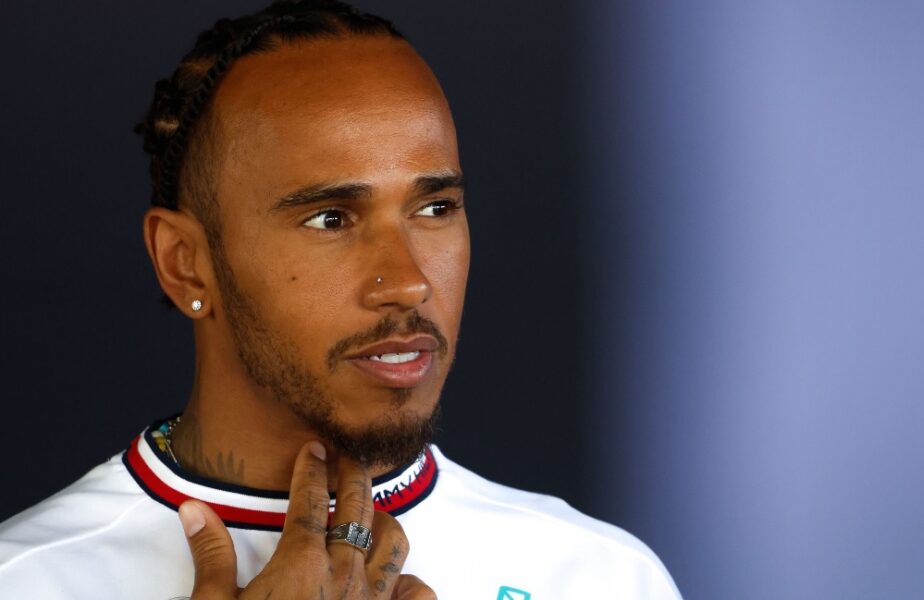 Lewis Hamilton vrea să-şi termine cariera la Mercedes: „Mă simt în continuare ca acasă în această familie”