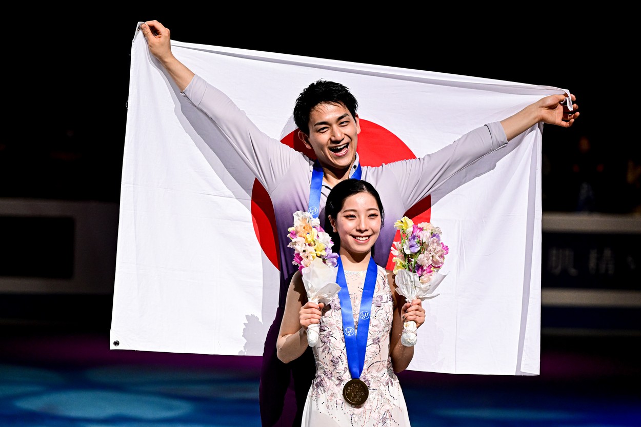 Japonezii Riku Miura şi Ryuichi Kihara, campioni mondiali în proba de perechi la patinaj artistic! Turneul e LIVE în AntenaPLAY