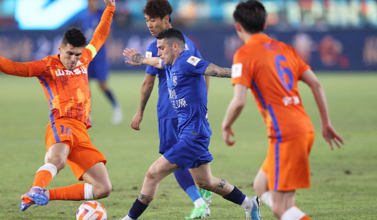 Nicolae Stanciu a reușit un nou meci senzațional pentru Wuhan Three Towns