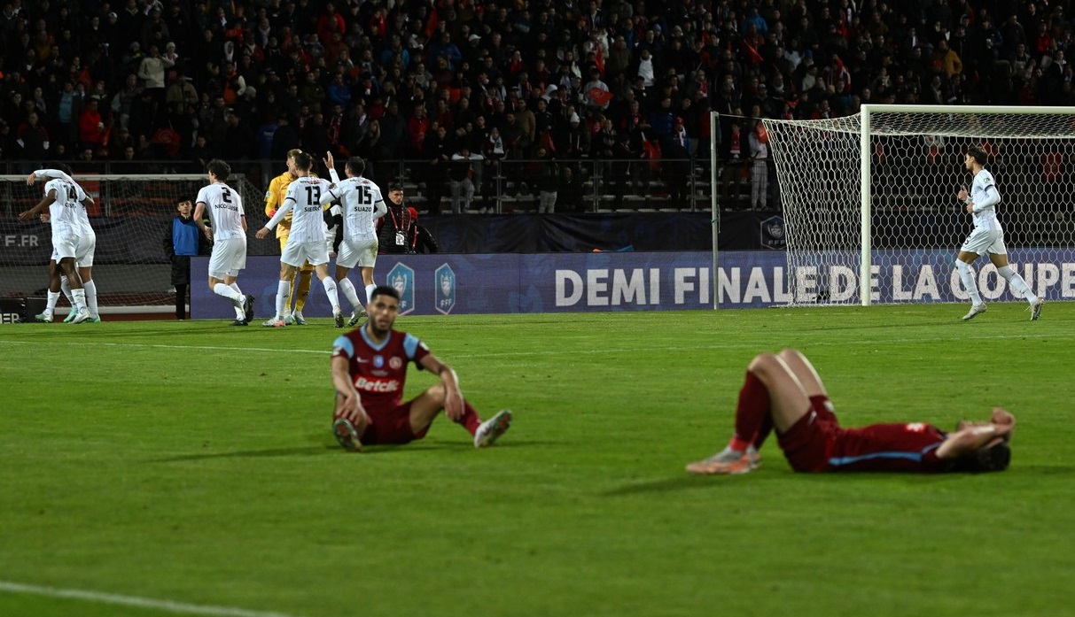 Imagini impresionante după golul senzațional anulat gazdelor în prelungirile partidei Annecy - Toulouse, 1-2, din semifinalele Cupei Franței