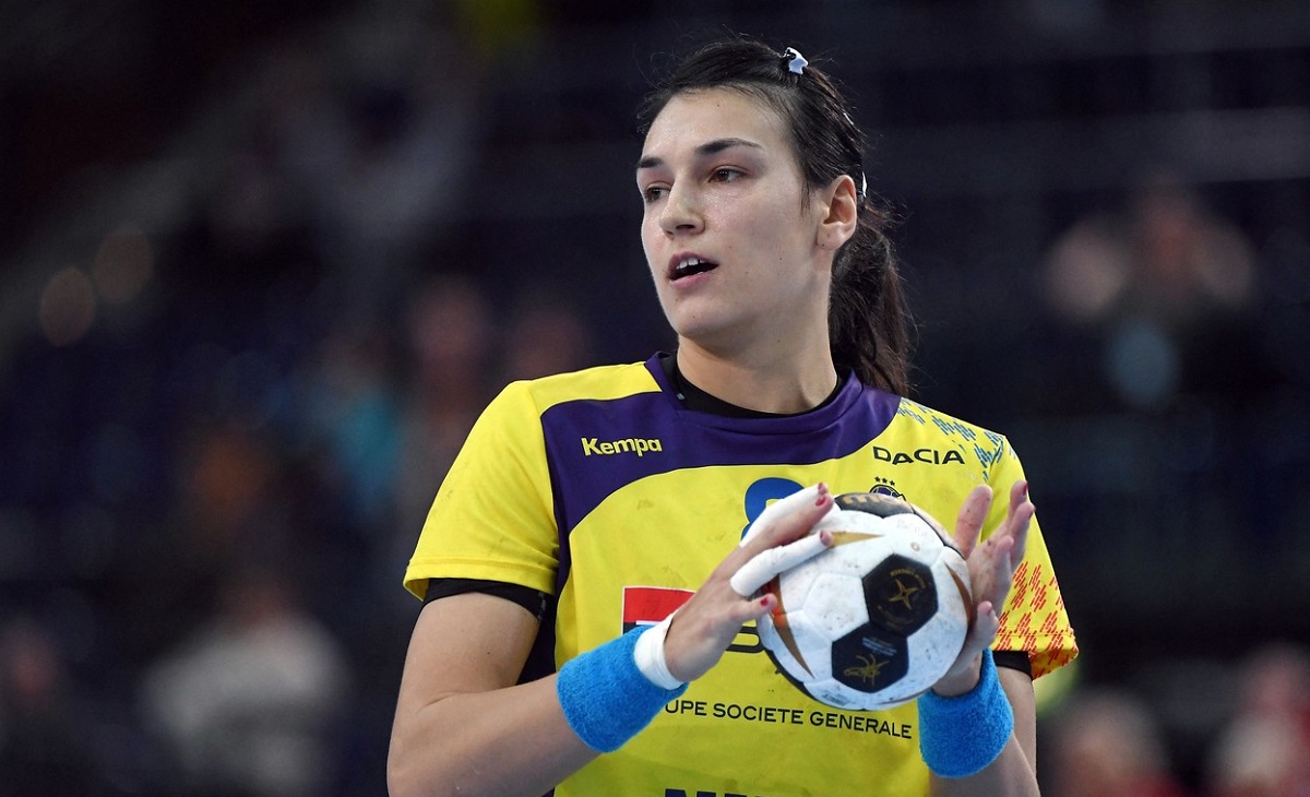 Cristina Neagu poate rata Campionatul Mondial de handbal. Neagu nu a jucat la "Trofeul Carpaţi" şi este incertă pentru meciurile României