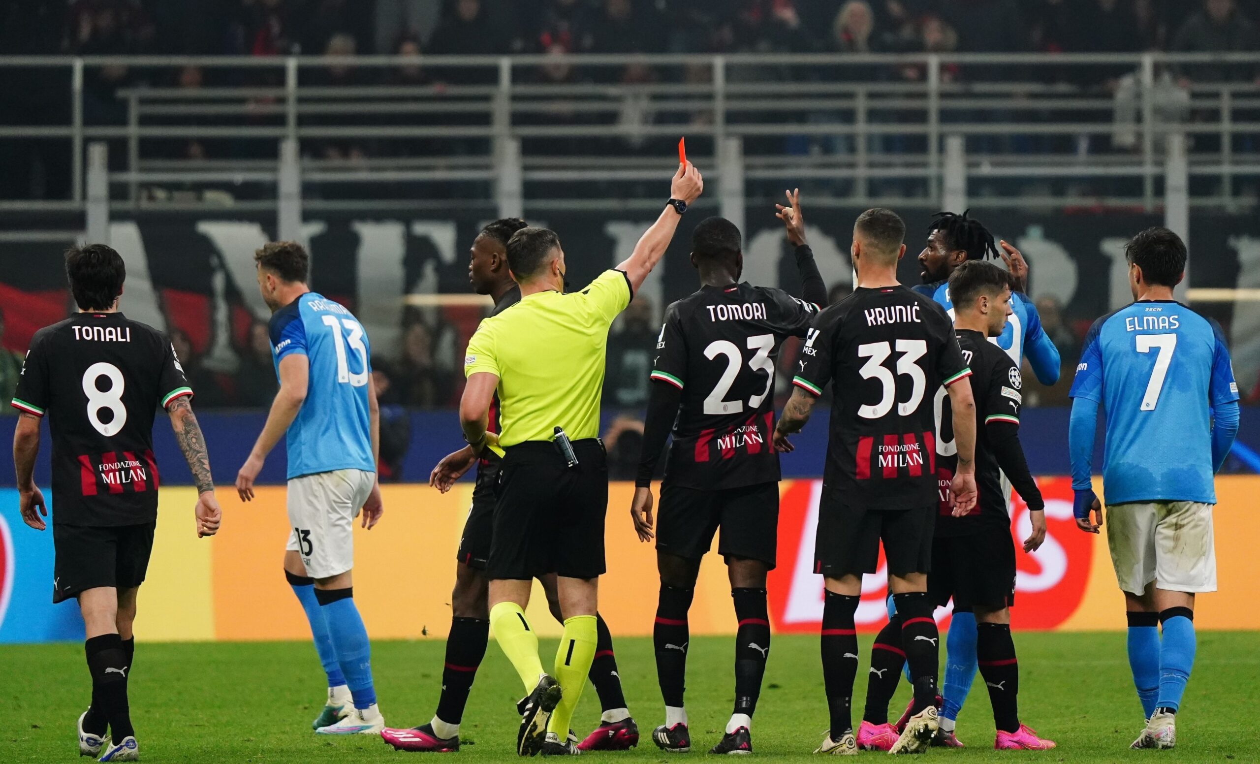 Luciano Spalletti l-a criticat pe Istvan Kovacs după Milan – Napoli 1-0: ”Să le spunem copiilor să facă asta, că nu vor fi pedepsiți”