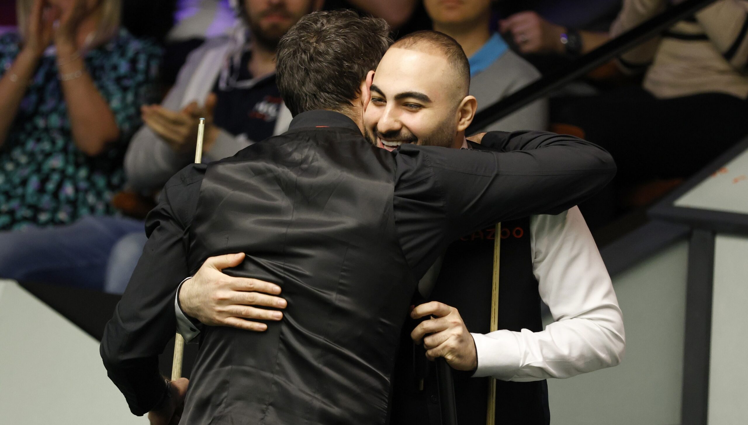 Ronnie O'Sullivan l-a îmbrățișat la finalul meciului pe Hossein Vafaei