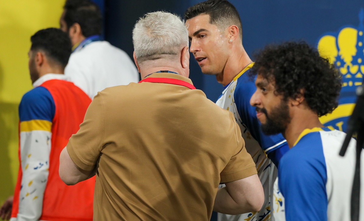 Elias Charalambous nu este impresionat de faptul că Marius Șumudică a primit tricoul lui Cristiano Ronaldo!