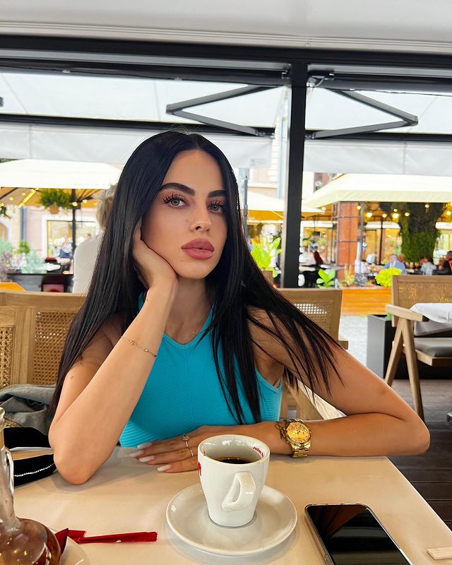 Instagram Maria Ceauşilă