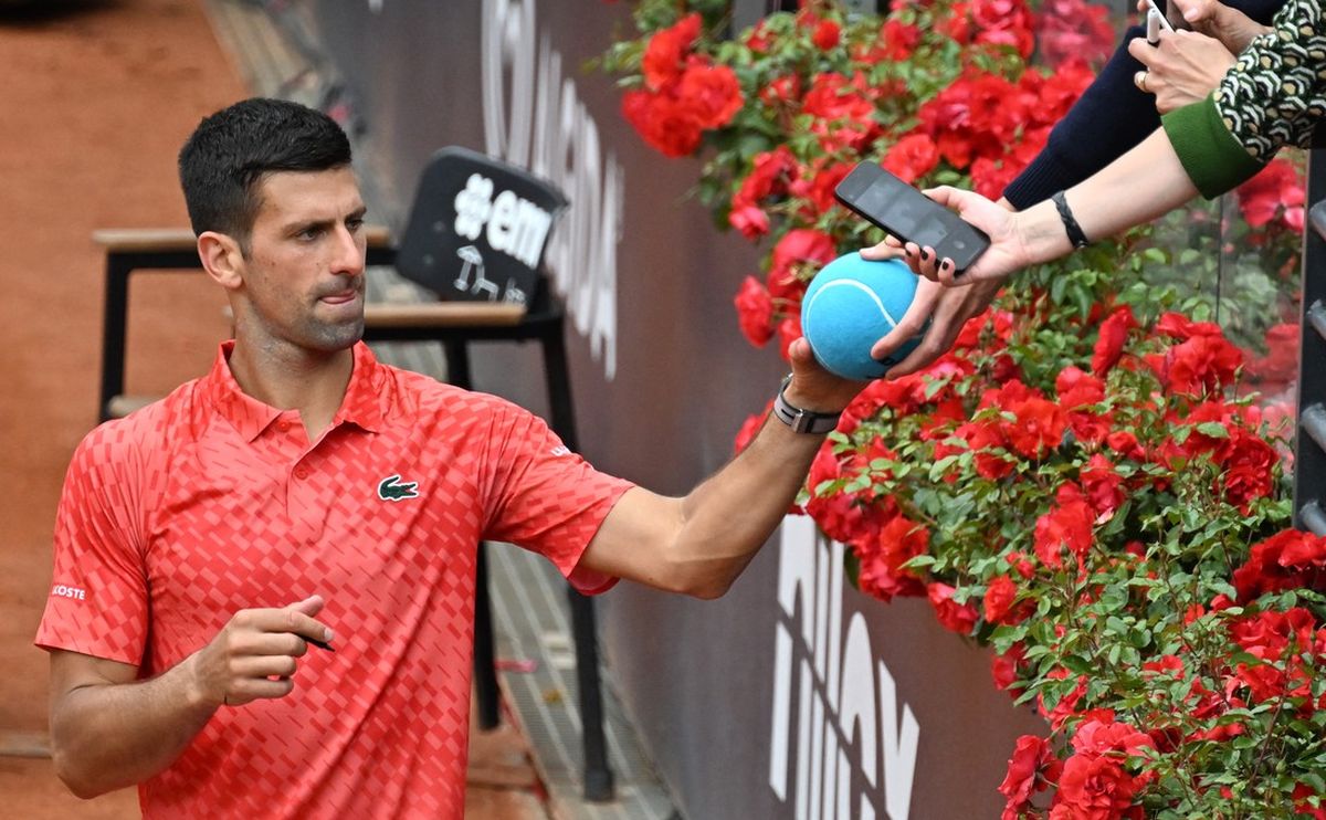 Novak Djokovic s-a calificat în sferturi la Roma