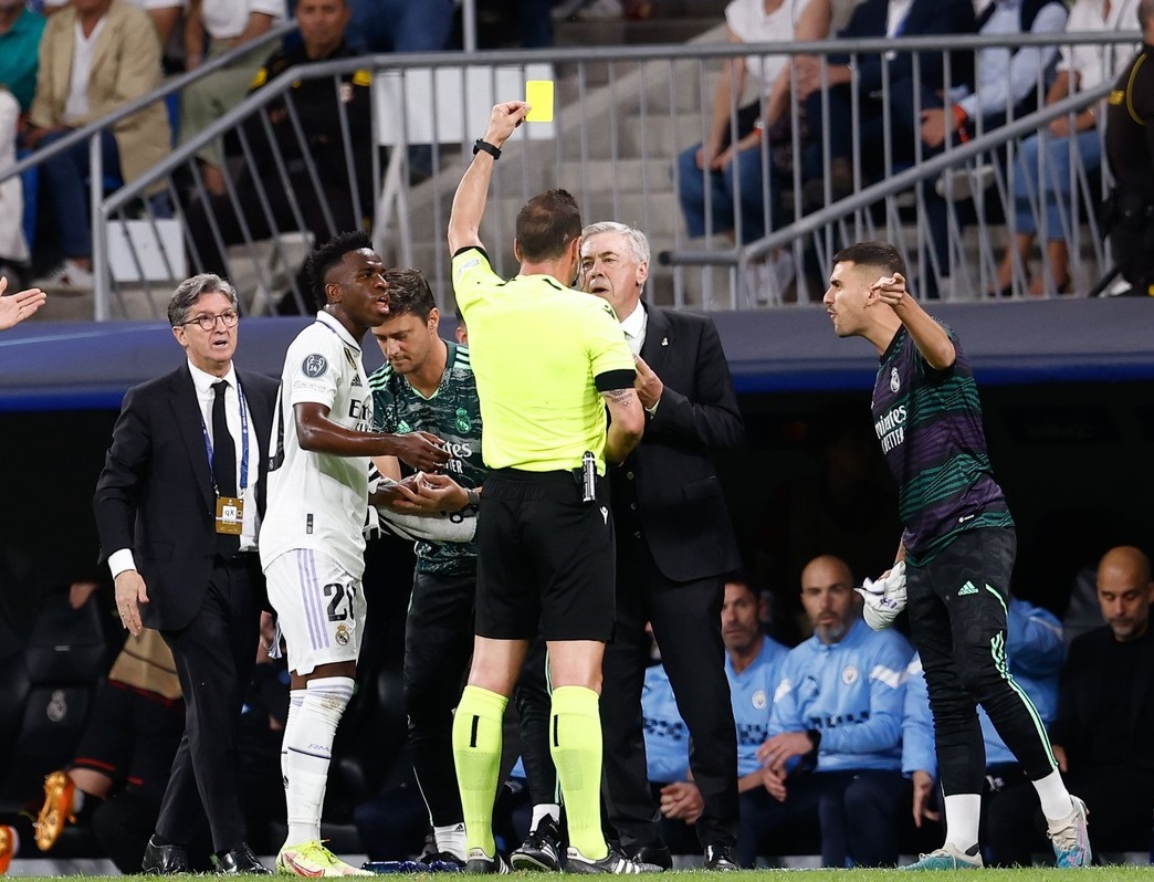 Carlo Ancelotti a luat foc după golul marcat de Kevin De Bruyne în Real Madrid – Manchester City 1-1: „Arbitrul nu a fost atent şi i-am reproşat asta!