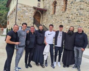 Adrian Ilie, Ianis Hagi şi Nicolas Popescu i-au însoţit pe Gică Hagi şi Gică Popescu la Muntele Athos / Facebook
