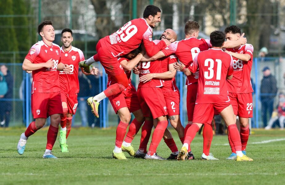 Dinamo, repriză de vis cu FC Argeş! Câinii” au marcat 4 goluri într-o repriză şi sunt la un pas de promovarea în Liga 1