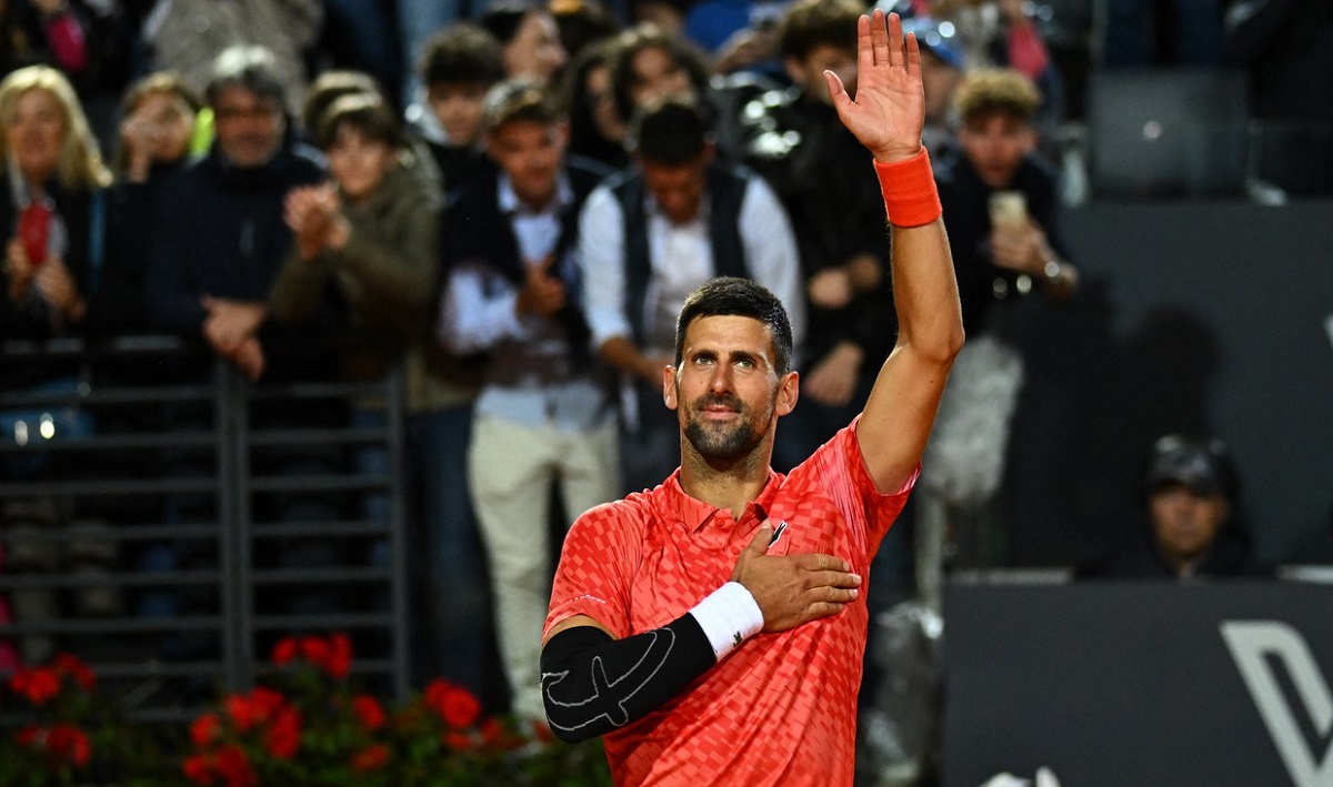Novak Djokovic s-a calificat în optimi la Roma