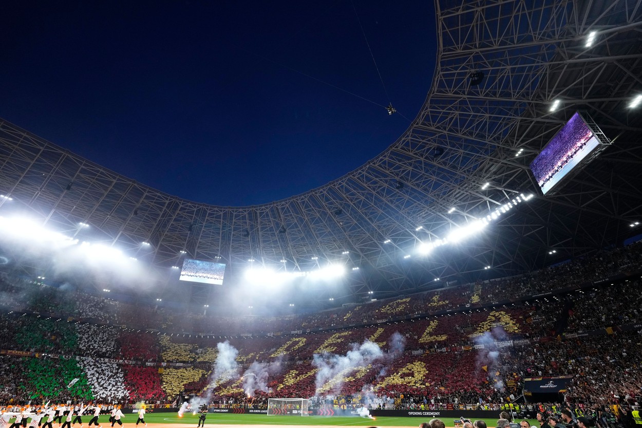 Scenografii spectaculoase ale fanilor de la Sevilla şi AS Roma