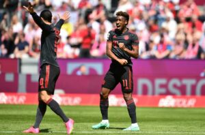 Leroy Sane şi Kingsley Coman se bucură după primul gol marcat de Bayern Munchen / Profimedia Images