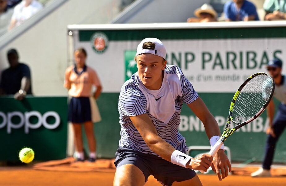 Holger Rune s-a calificat în sferturile de finală de la Roland Garros. Victorie în cinci seturi pentru danez