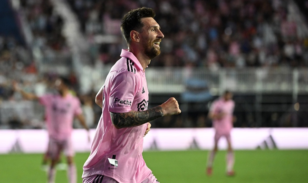 Lionel Messi și-a făcut un fan să plângă de fericire