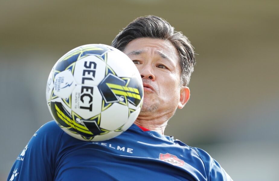 Kazuyoshi Miura şi-a prelungit contractul cu Oliveirense, la 56 de ani. A debutat în 1986